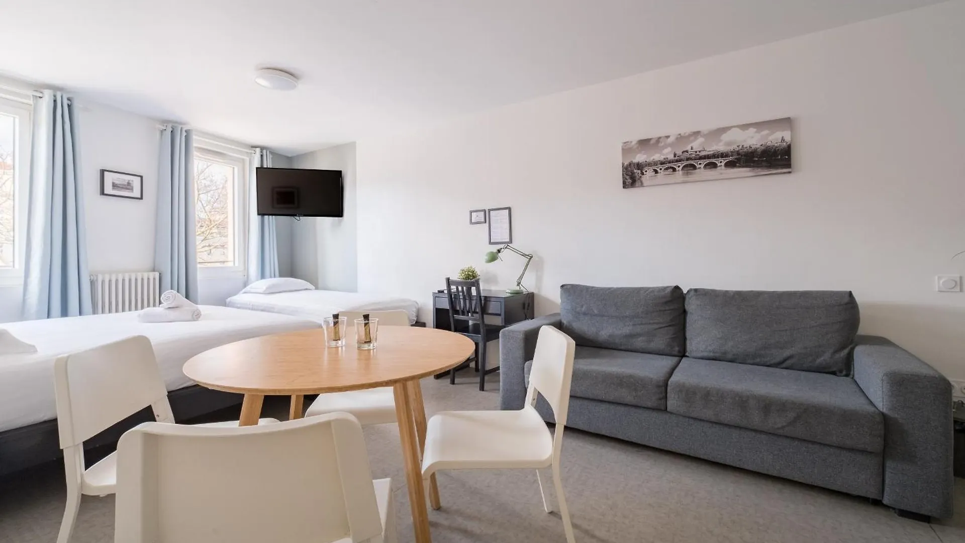 Blue Light - Jolie Logement Sur Les Ramblas Toulouse Aparthotel